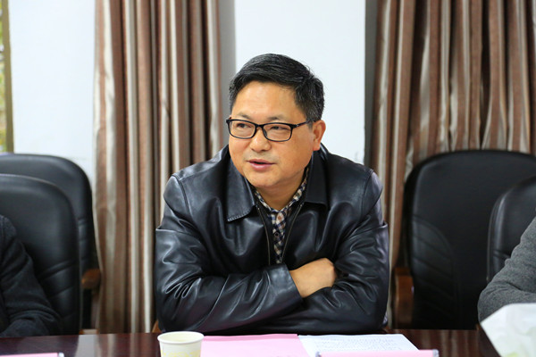 湘西州团结报社办公室主任唐正鹏来校挂职